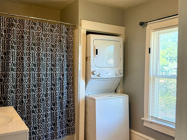14 Clinton Ave #2 — Photo 10