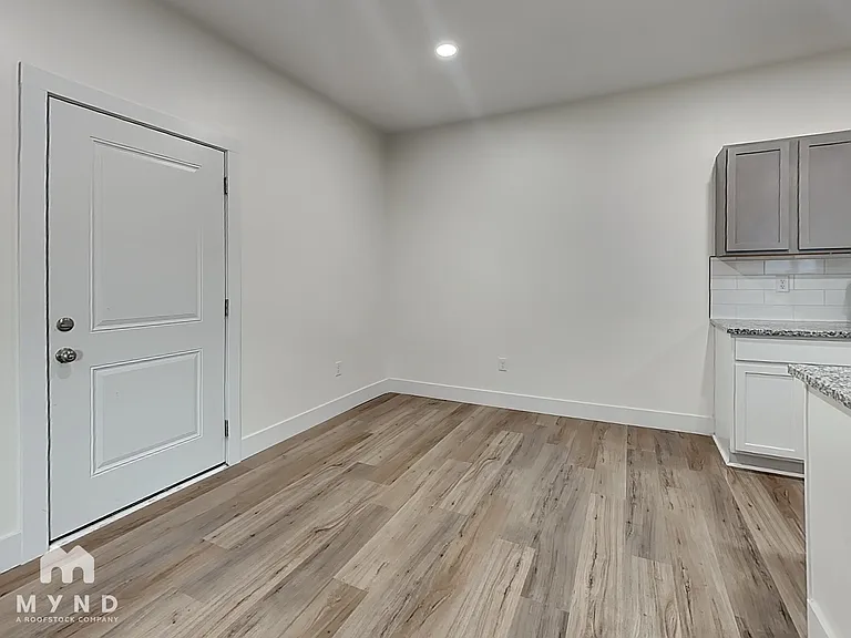 5801 Bristol St #5801 — Photo 9