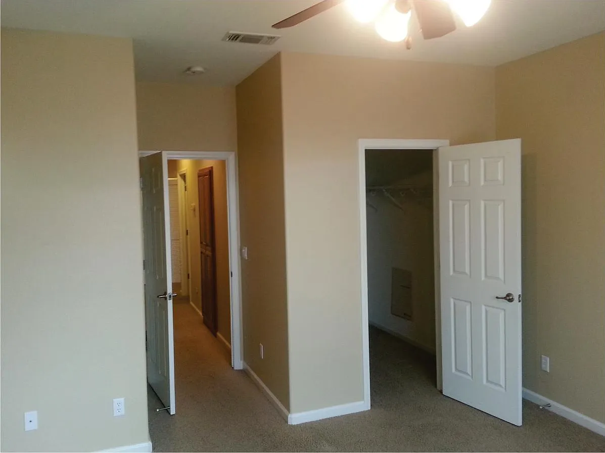 3 bed, 1755 sqft, $2,400 — Photo 1