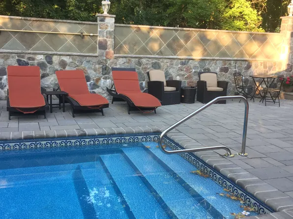 78 Johanna Lane image 1 of 8