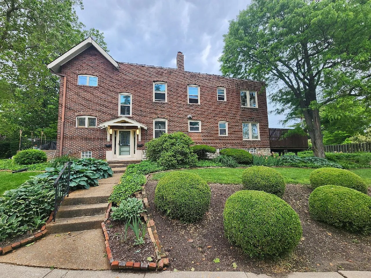 2 bed, 1600 sqft, $2,350 — Photo 1