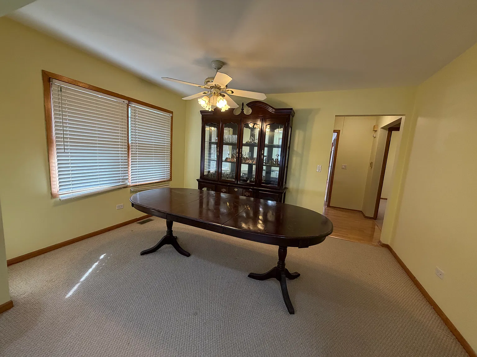 5 bed, 1950 sqft, $3,900 — Photo 4