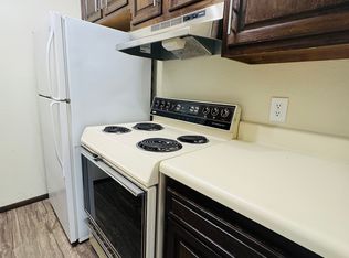 6801 Camden Ln, Groves, TX 77619