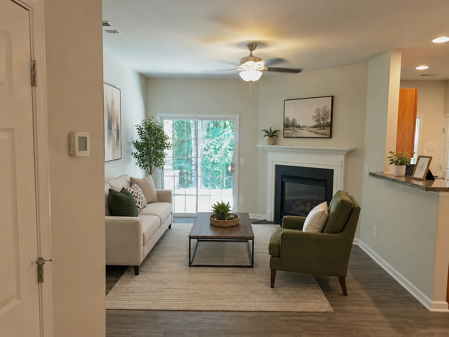 3 Bedroom 2.5 Bath Townhome in Great Location! — Photo 3