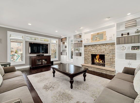 2nd image of 21 Oxford Ave