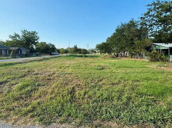 917 SE 13th Ave, Mineral Wells, TX 76067