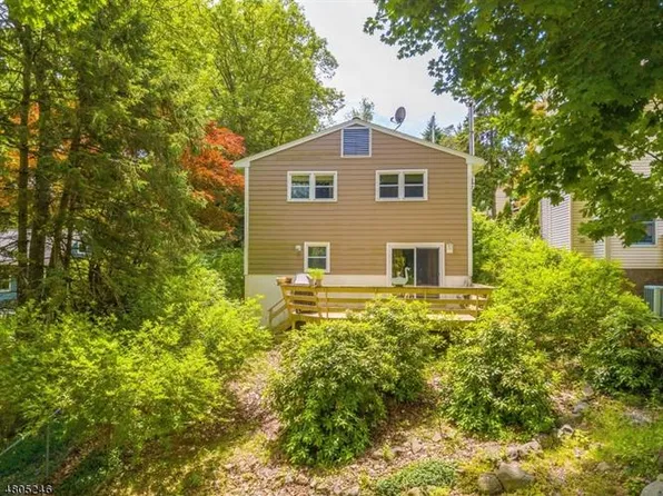 3 Hillside Rd, Denville, NJ 07834