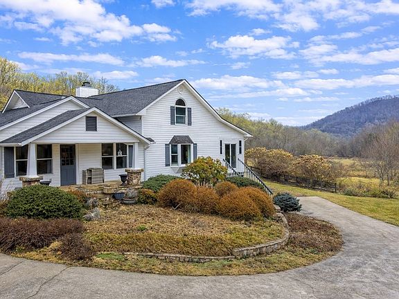 2nd image of 2210 Mountain Grove Rd
