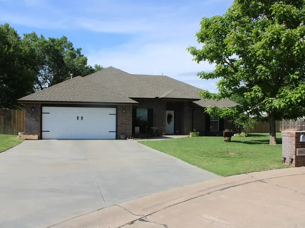 4714 Mulberry St, Woodward, OK 73801