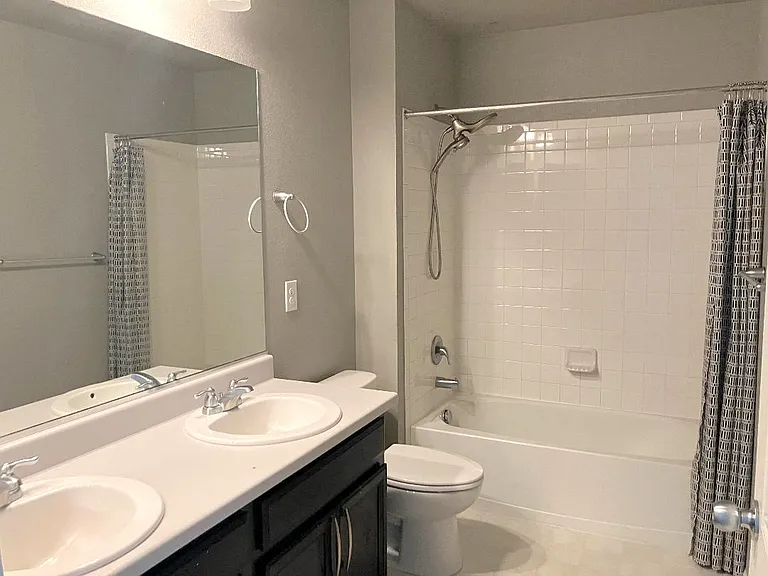 1140 W 170th Ave — Photo 11
