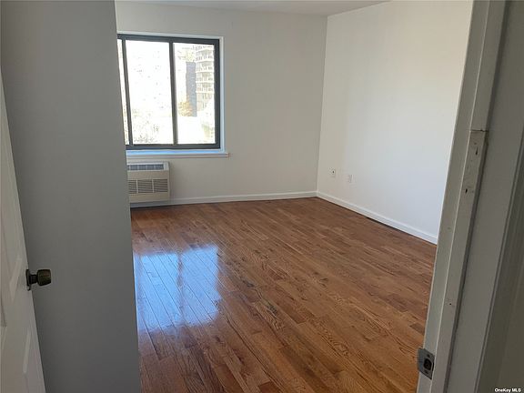 2nd image of 87-12 175th St #6C