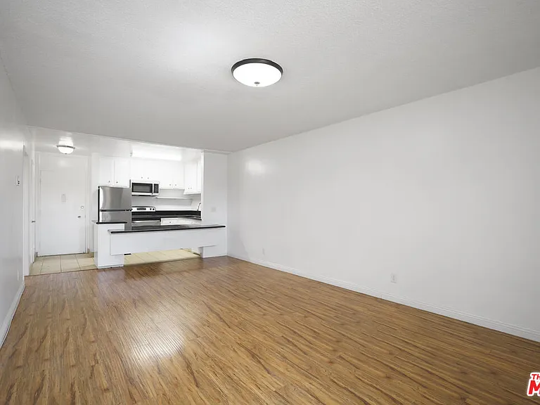 425 S Kenmore Ave #311 — Photo 8