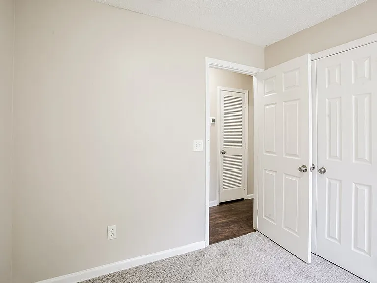 1529 Spearing St — Photo 13