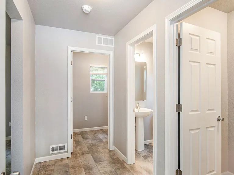 1002 Richard Ave — Photo 7