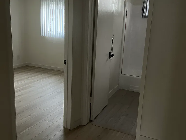 8010 Owensmouth Ave #10 — Photo 12