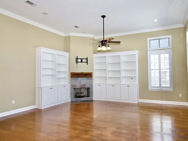 2166 Hillridge Ave — Photo 8