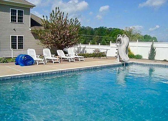 3rd image of 9399 Avenel Dr