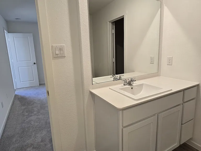 1305 Salton Ln — Photo 9