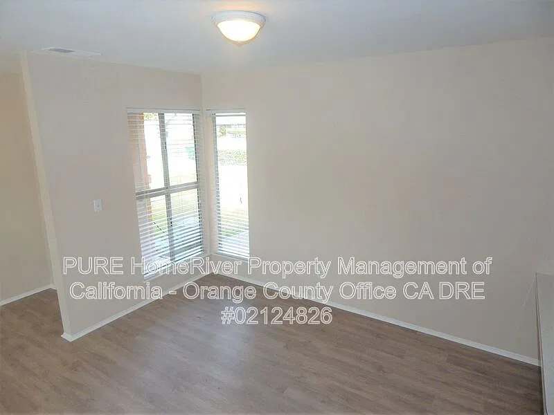 3 bed, 2.0 bath, 1280 sqft, $4,400 — Photo 4