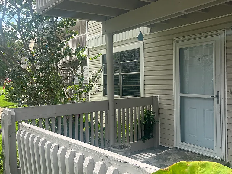 Shoreline Dr — Photo 6