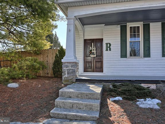4th image of 1331 Heidelberg Ave