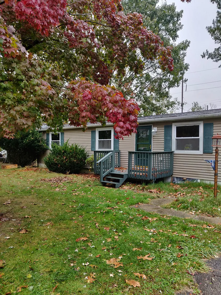 3151 Hazelwood Ave photo 1