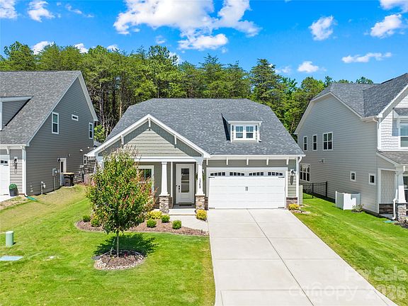2nd image of 1368 Cedardale Ln