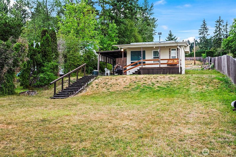 4th image of 4920 Silver Lake Road E