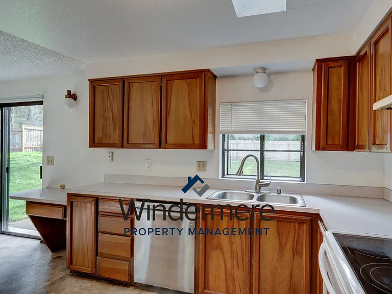 2268 Hastie Lake Rd — Photo 3