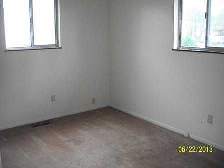 3rd image of 803 E 7th St