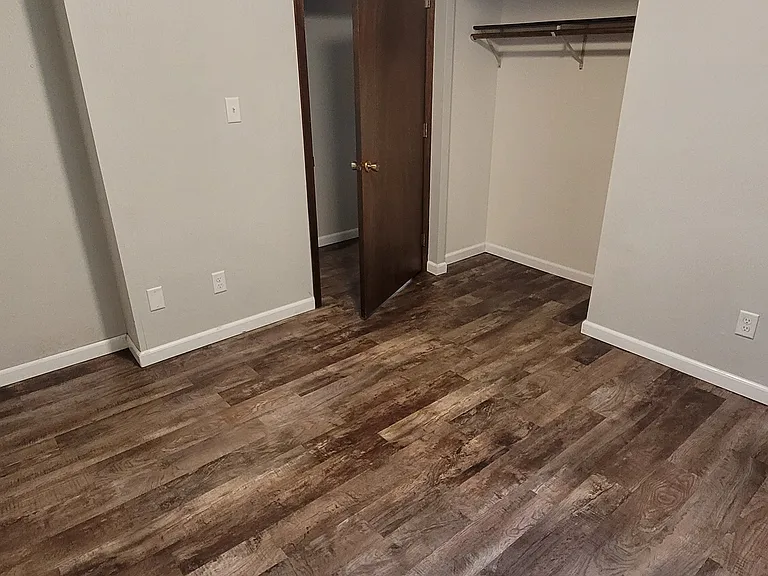 908 S 1st St #1-5 — Photo 9