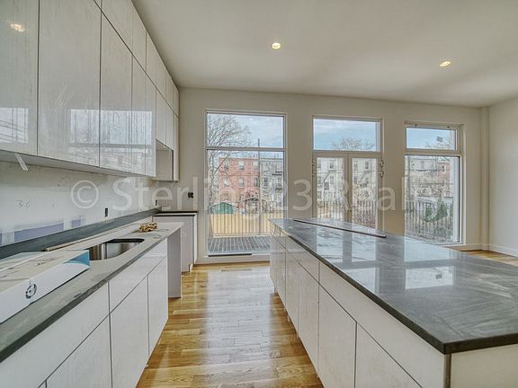 2nd image of 2011 Steinway St APT 1