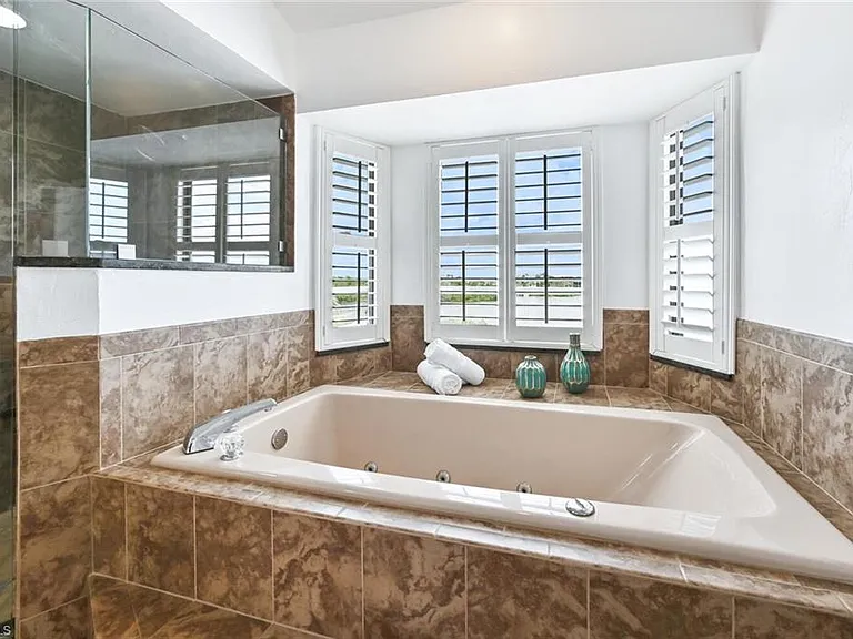 21511 Indian Bayou Dr — Photo 32
