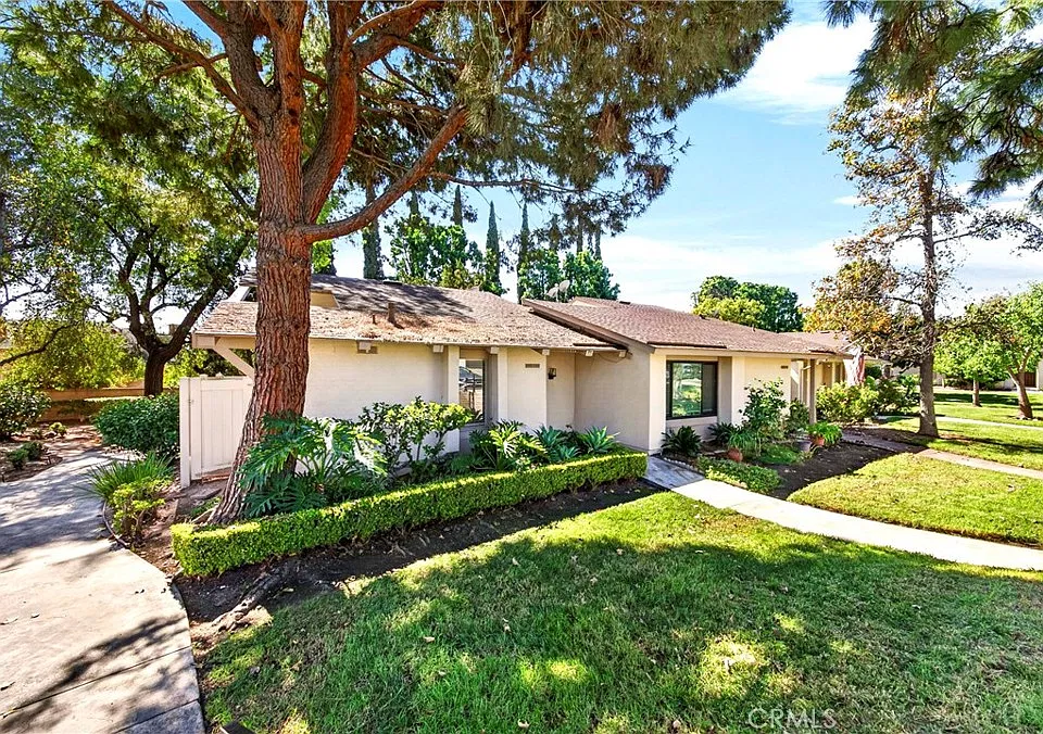 15951 Alta Vista Dr #D