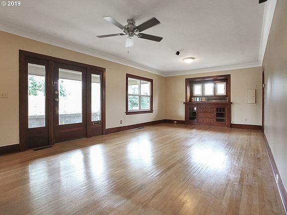 5th image of 449 N 1st Ave