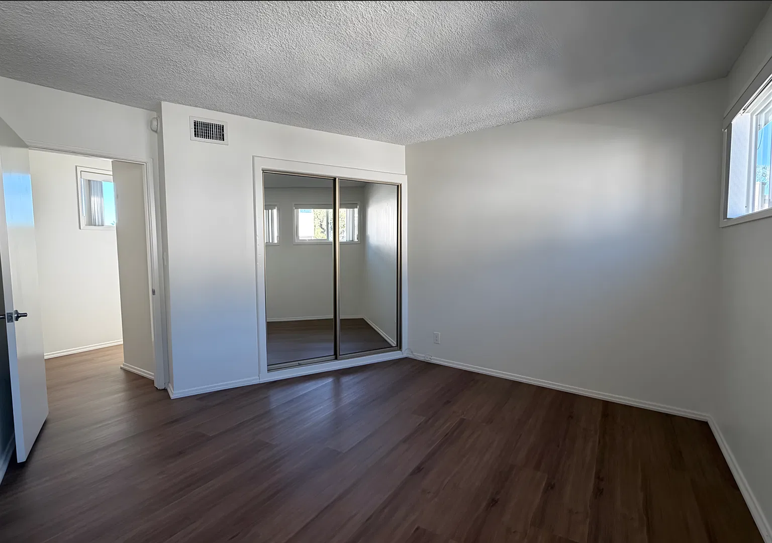 1830 N. La Brea Avenue — Photo 4
