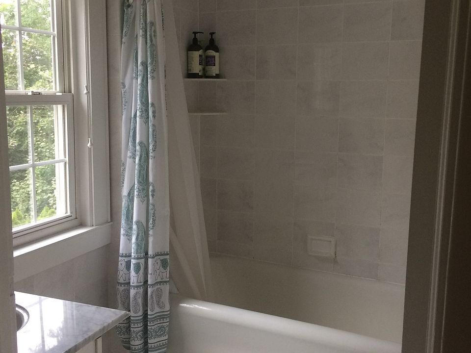 1st image of 11 Oak Ave #2nd