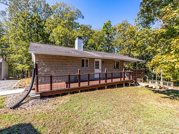 5th image of 418 Hickory Hill Ln
