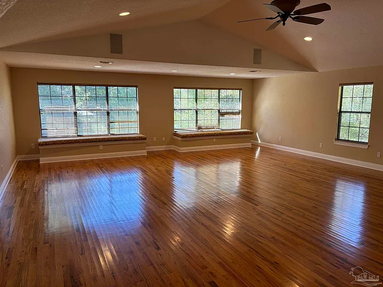 1002 Daffin Rd #1002 — Photo 15