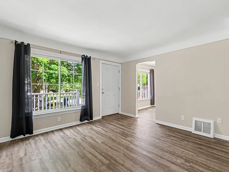 505 Minerva Ave — Photo 7