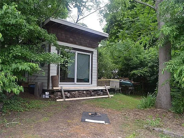 31 Cherokee Rd — Photo 4