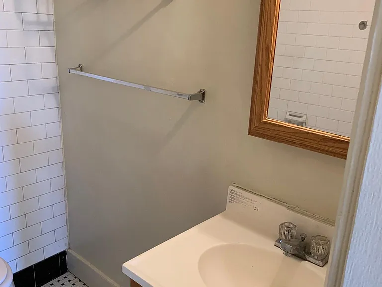31 S Lake Ave #3 — Photo 2