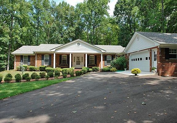 3rd image of 202 Glendale Dr