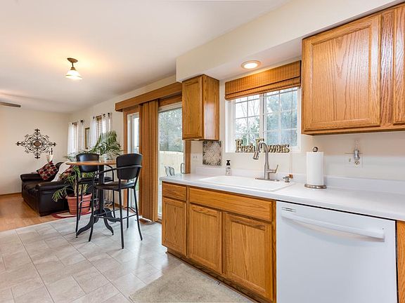 4th image of 2028 N Amber Prairie Way