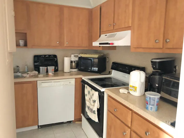 1411 SW 27th Ave #202 — Photo 3