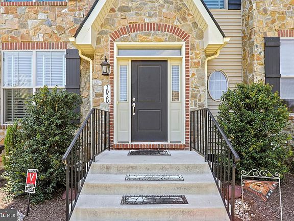 3rd image of 3020 Palatine Dr