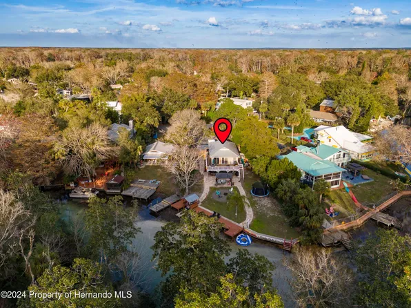 6676 W Richard Dr, Weeki Wachee, FL 34607