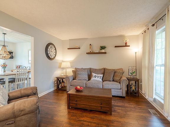 2nd image of 8222 Kingston Dr