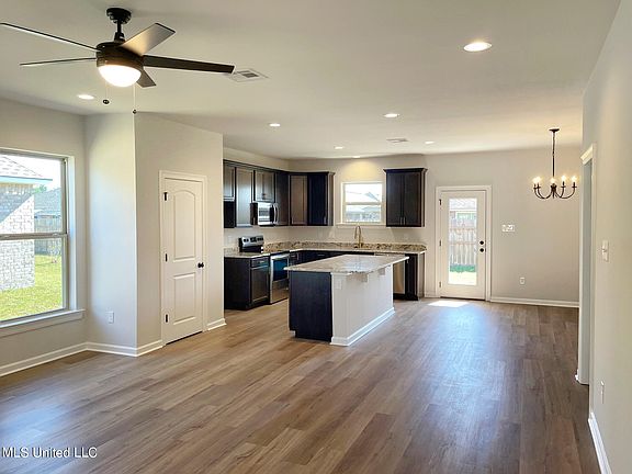 2nd image of 18047 Evergreen Dr