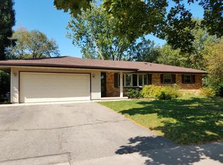802 Meadowlark Dr, Madison, WI 53714